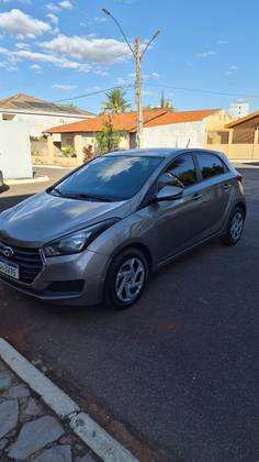 HYUNDAI HB20 1.0 COMFORT PLUS 12V FLEX 4P MANUAL